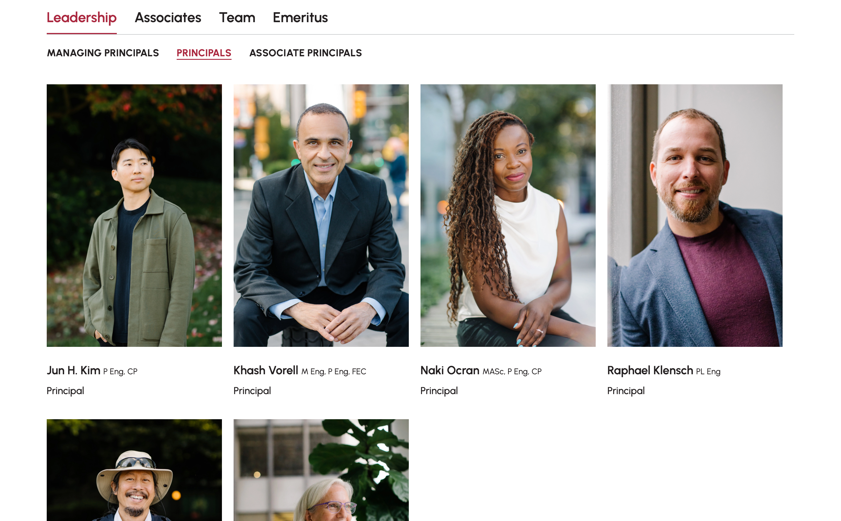 Team photos displayed on a website.