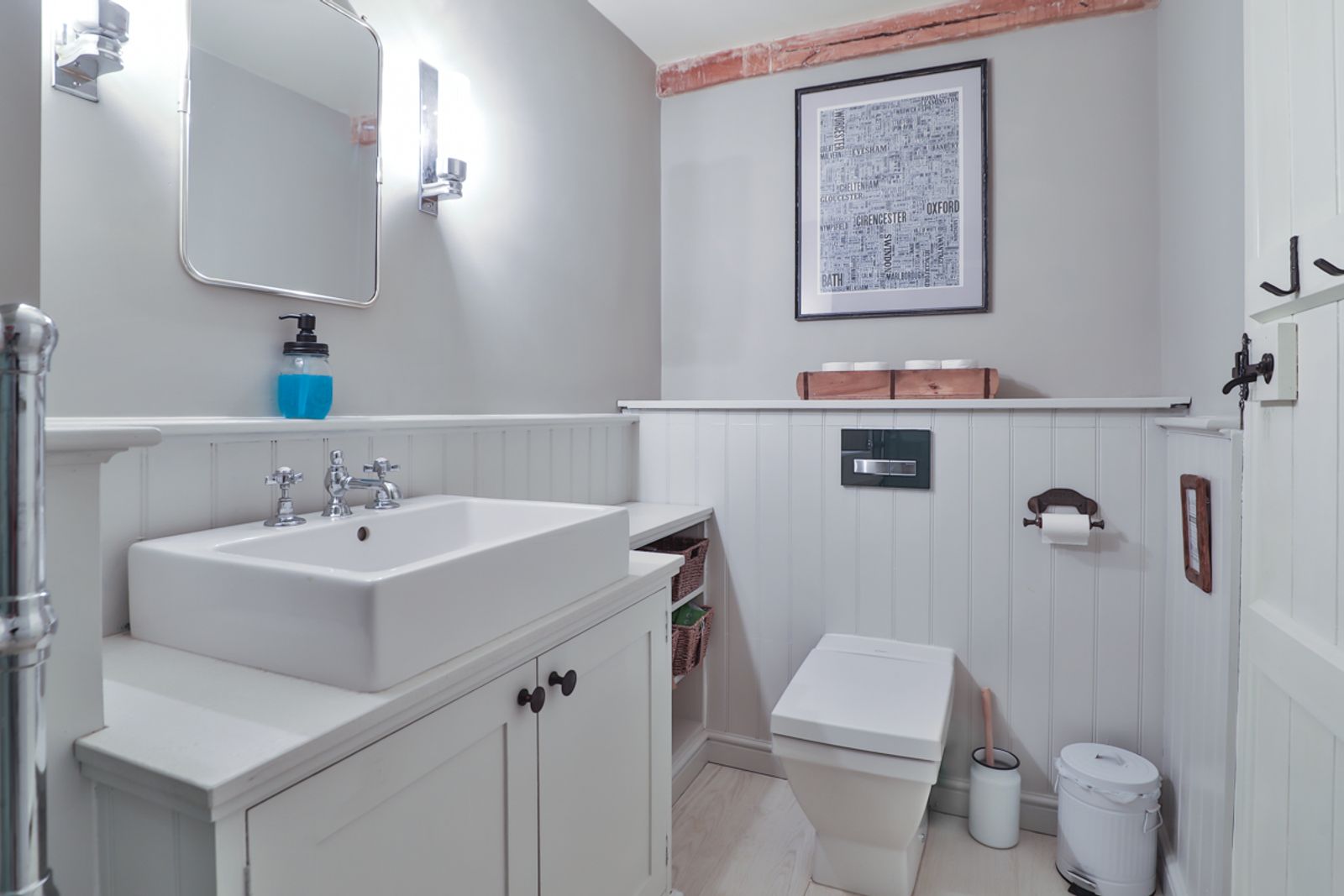 En-suite bathroom with shower, sink and toilet