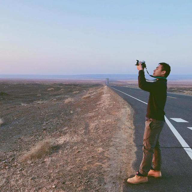 ben taking pics dangerously on the road