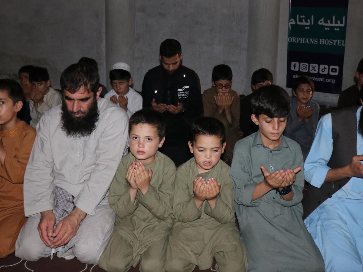 Orphans reading salah in Afghanistan | Human Relief Mission