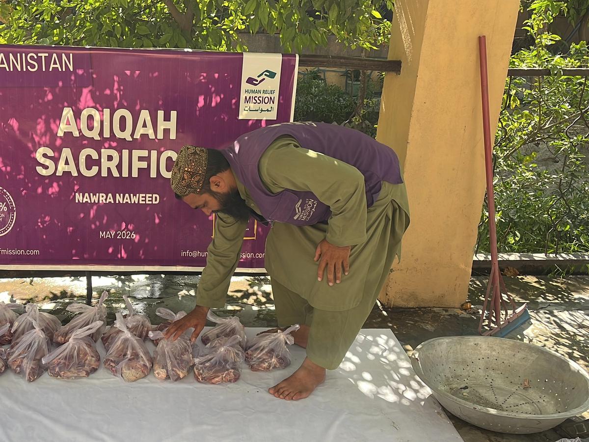 HRM Charity Aid Worker in Afghanistan Preparing Fresh Meat | Human Relief Mission