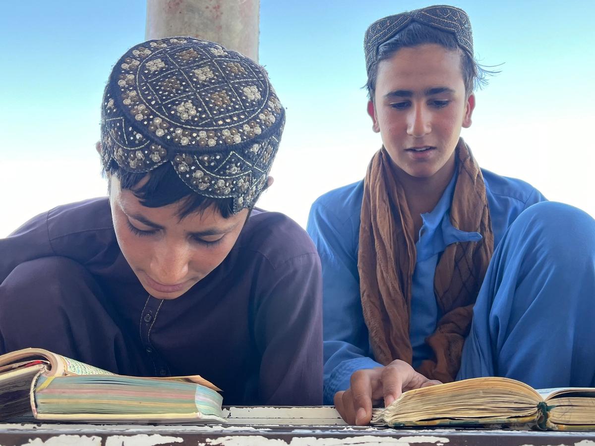 Children Reading Quran in Afghanistan | Human Relief Mission