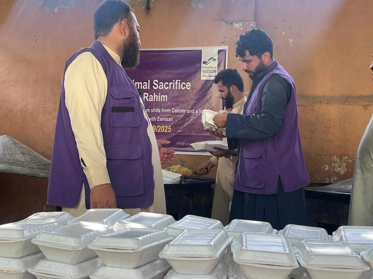 HRM Charity Aid Workers Preparing Hot Meals | Human Relief Mission