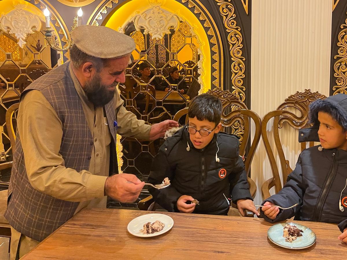 HRM Charity Aid Worker with orphans on a day out | Human Relief Mission