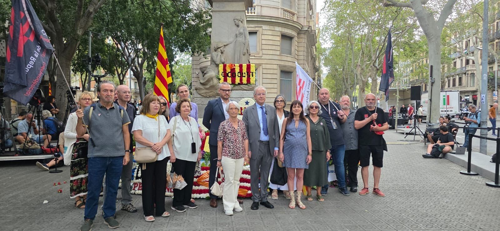 "La llengua és la nostra sobirania essencial. L’hem de parlar, defensar i imposar com el que és: el cor viu de la nació." Jordi Domingo a la ofrena a Rafael de Casanova