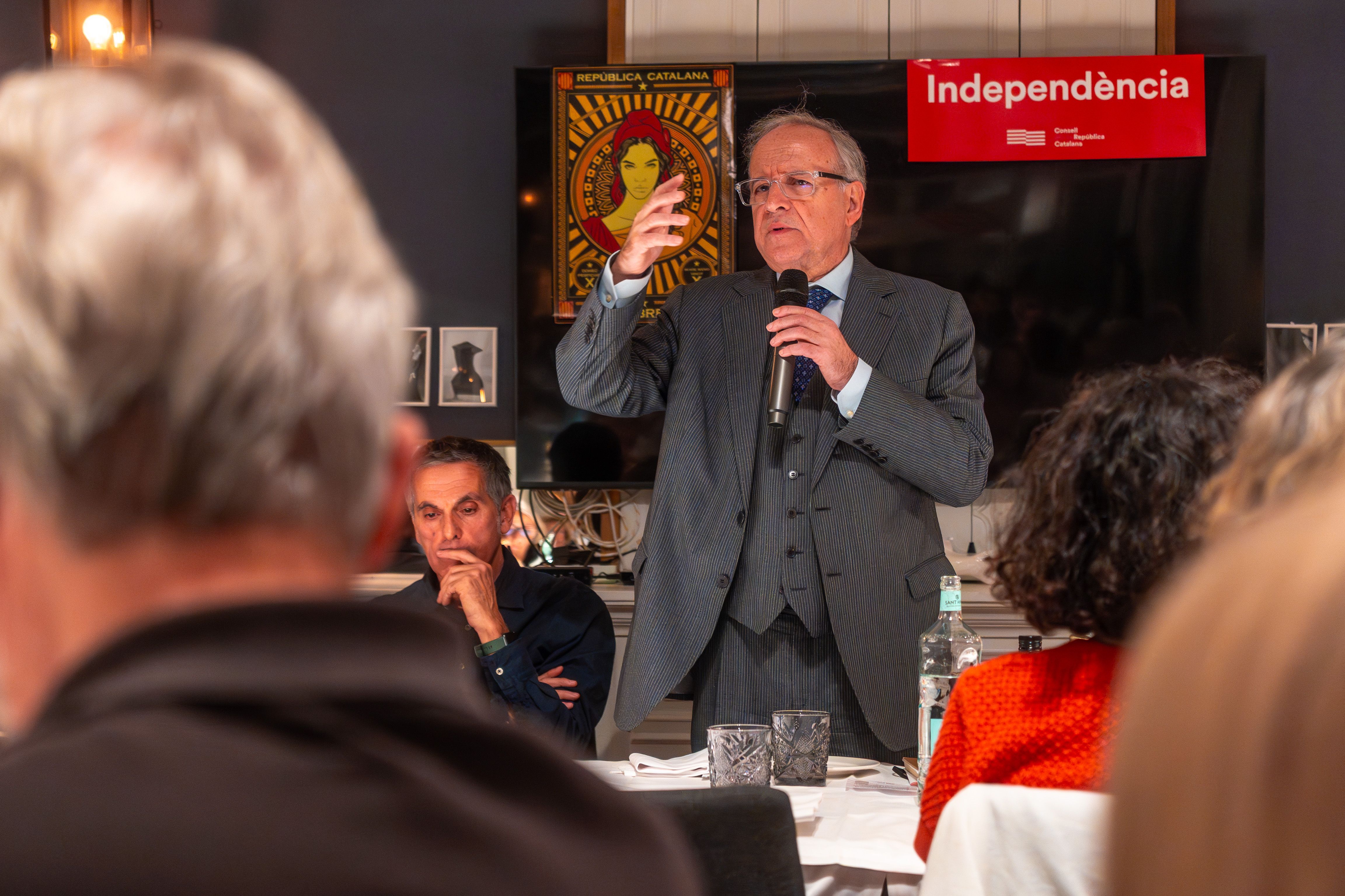 “El Consell de la República té el mandat de materialitzar el sentiment d’independència expressat pel poble català l’1 d’Octubre i ratificat pel Parlament el 27 d’octubre”