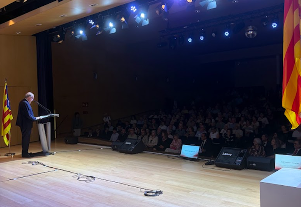 El Consell de la República homenatja Carme Junyent i Oriol Domènec amb la Medalla d’Honor Creu de Santa Eulàlia