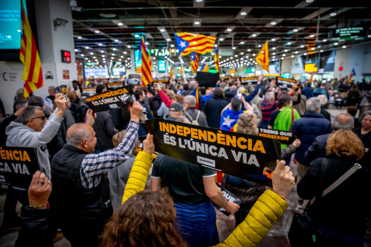 Dues manifestacions, dos enfocaments contraris i incompatibles