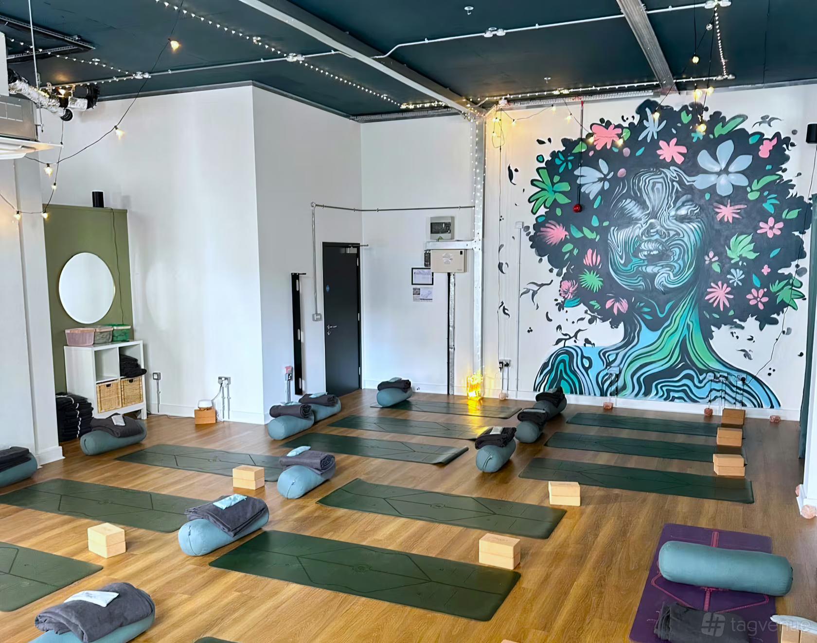 Social Yoga Stratford