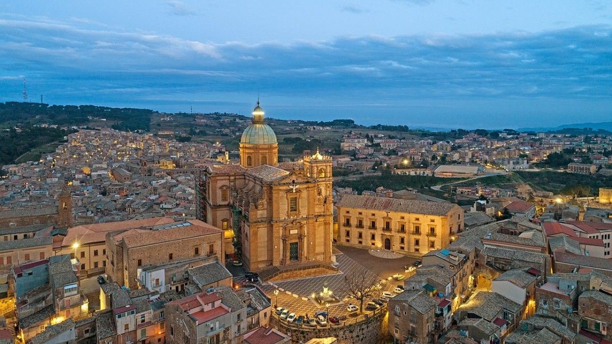 caltanissetta sicilia miniere