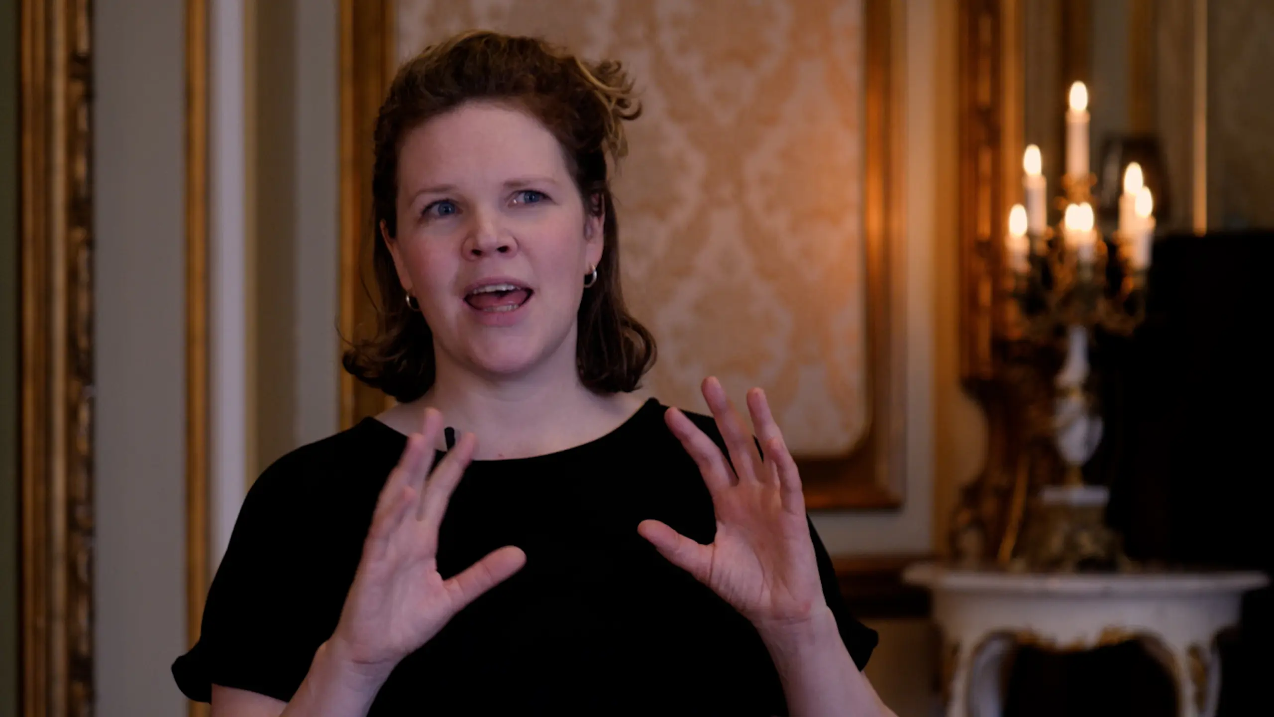 kvinne i intervju