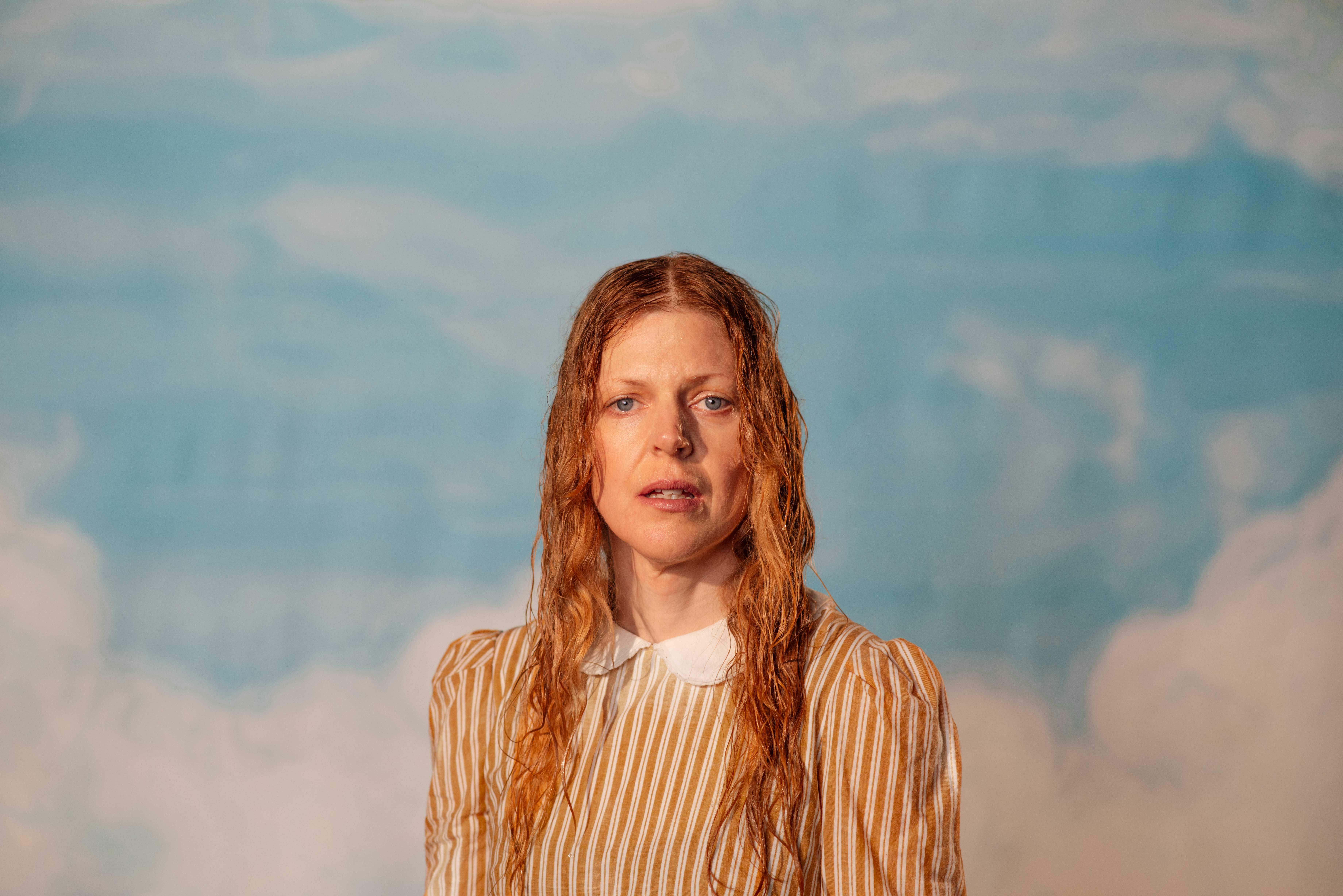 Kvinne med vått hår