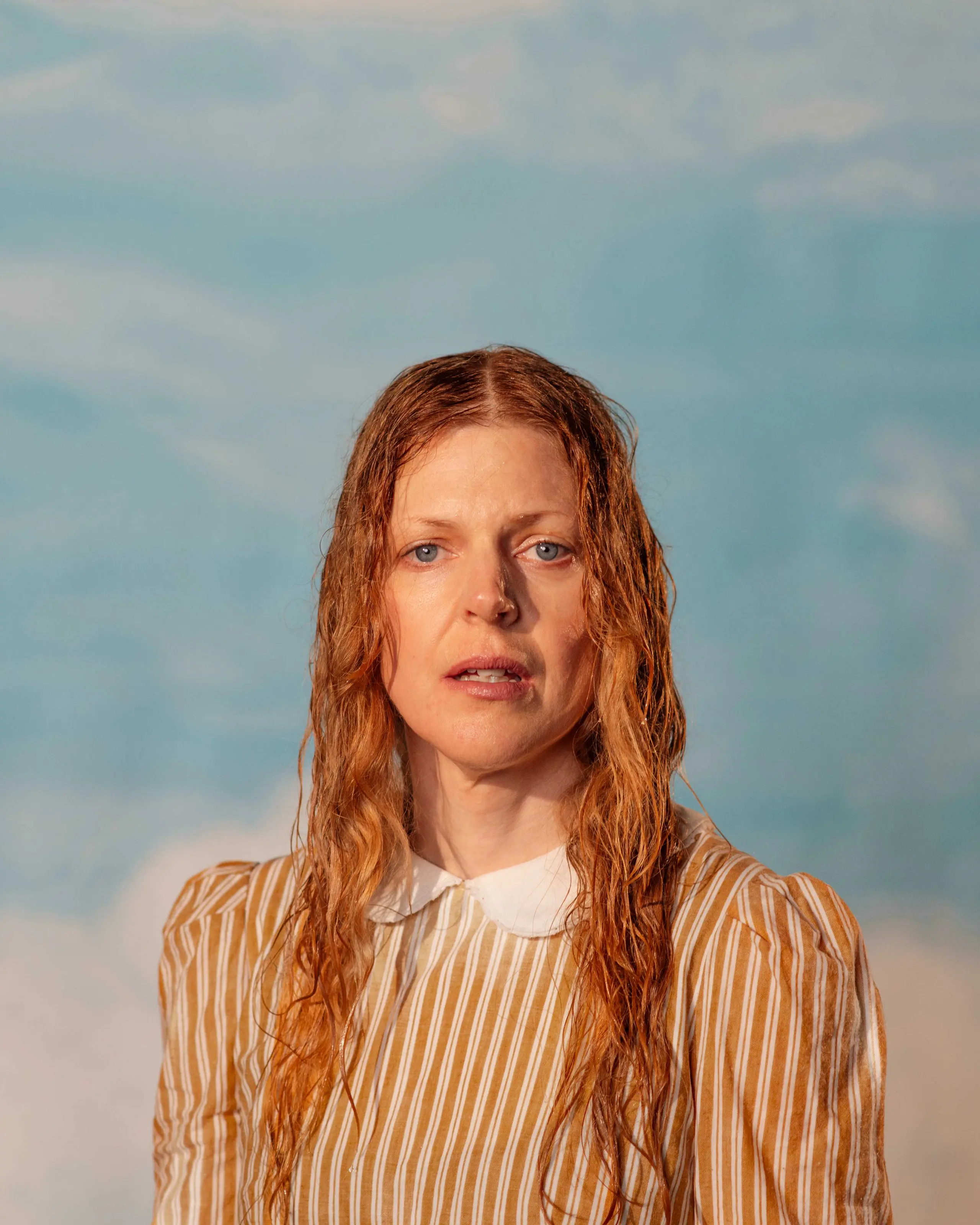 Kvinne med vått hår