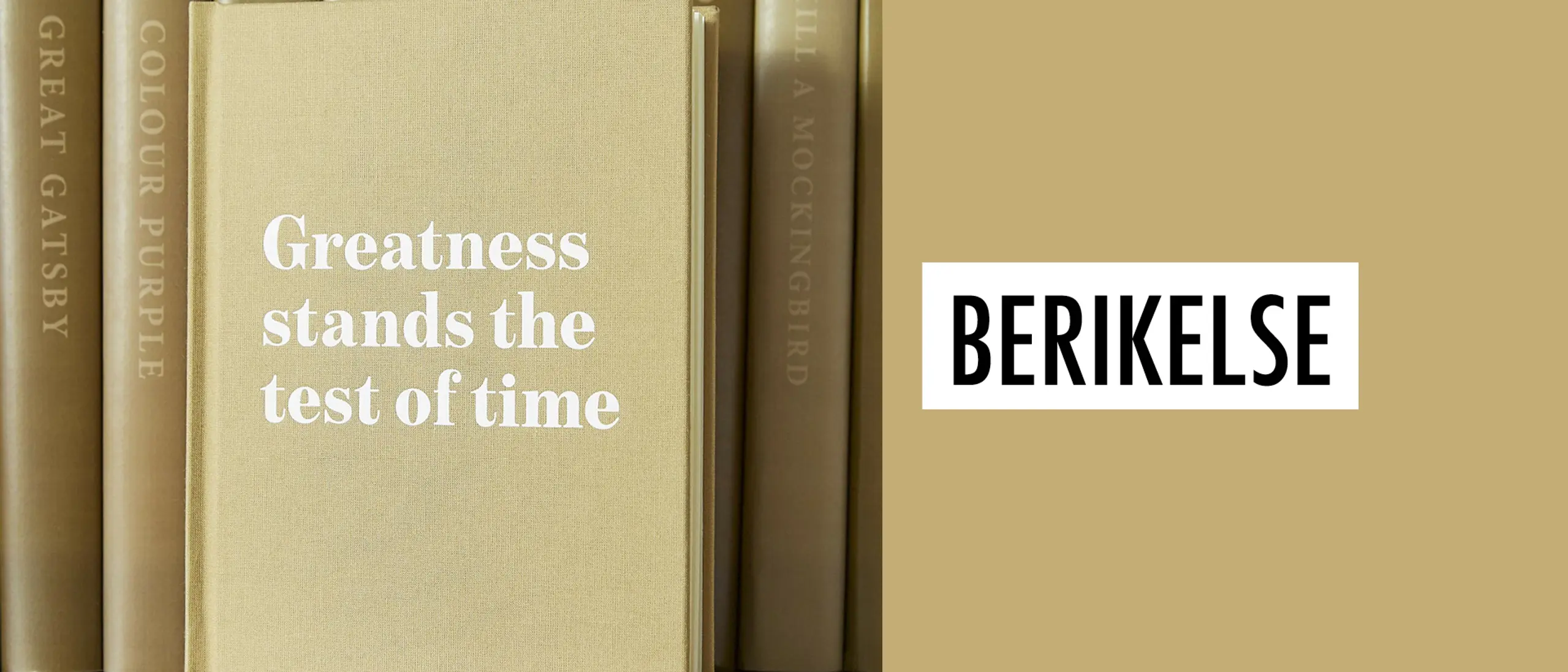 En beige bok med tittelen "Greatness stands the test of time". Ved siden av står det "Berikelse"