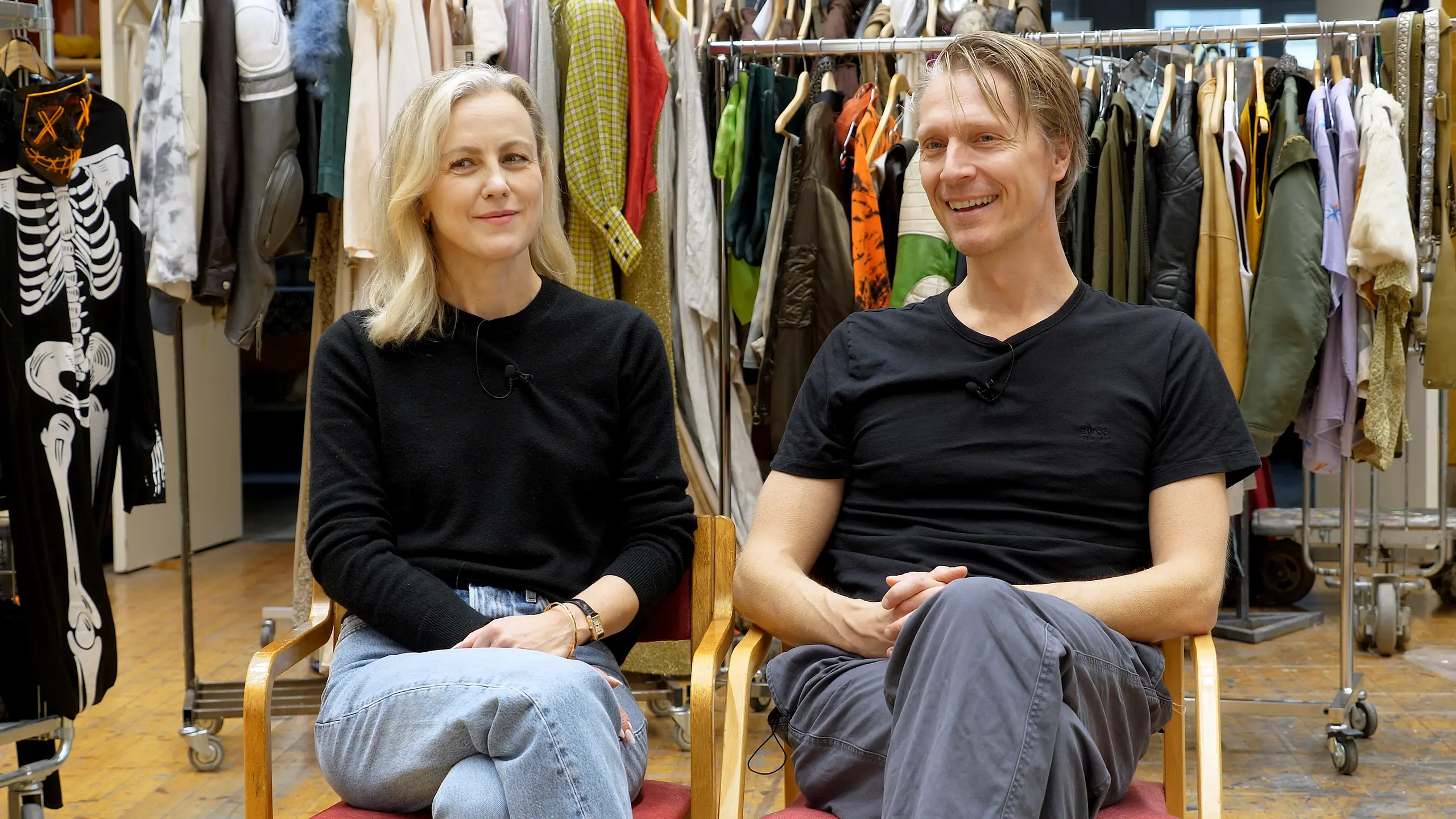 Mann og kvinne i intervjusetting