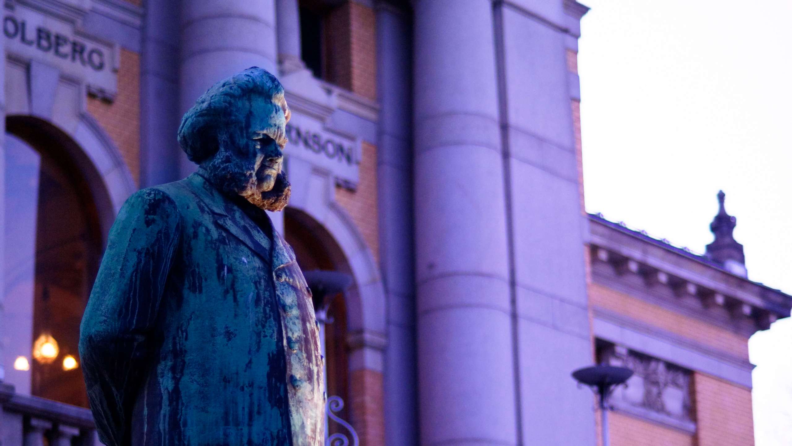 Ibsen statuen