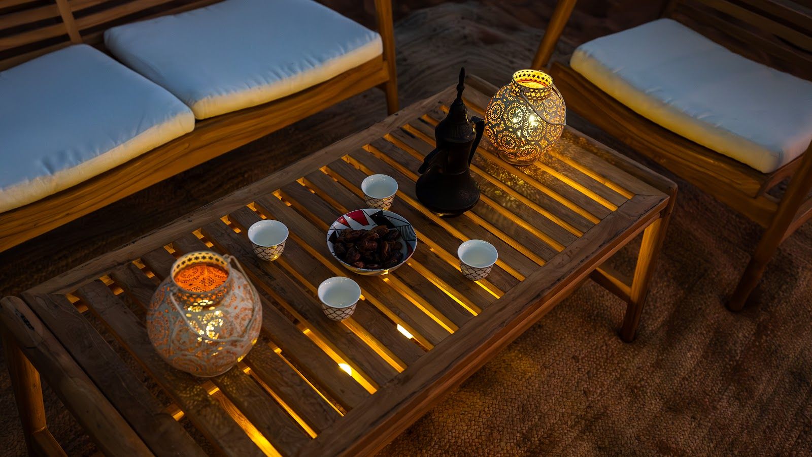 The Setting That Does the Work - A Private Desert Dinner in Dubai: The Romantic Night Out
