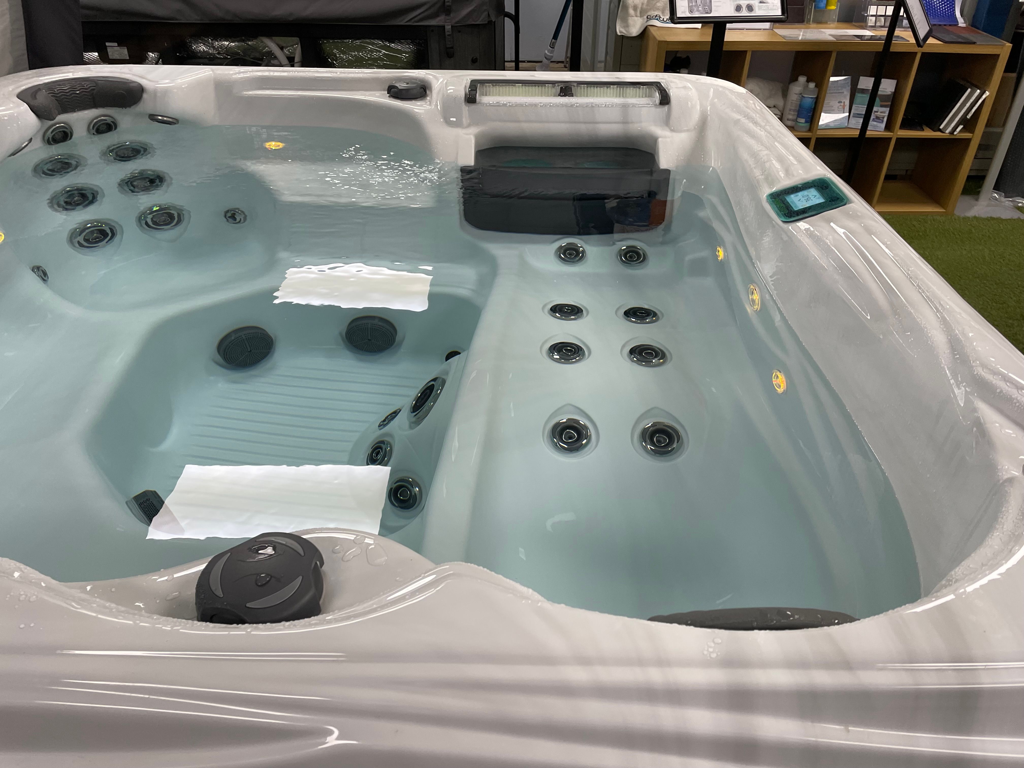 ExDisplay Antigua 52 Exdisplay Antigua 52 hot tub from the Luxury