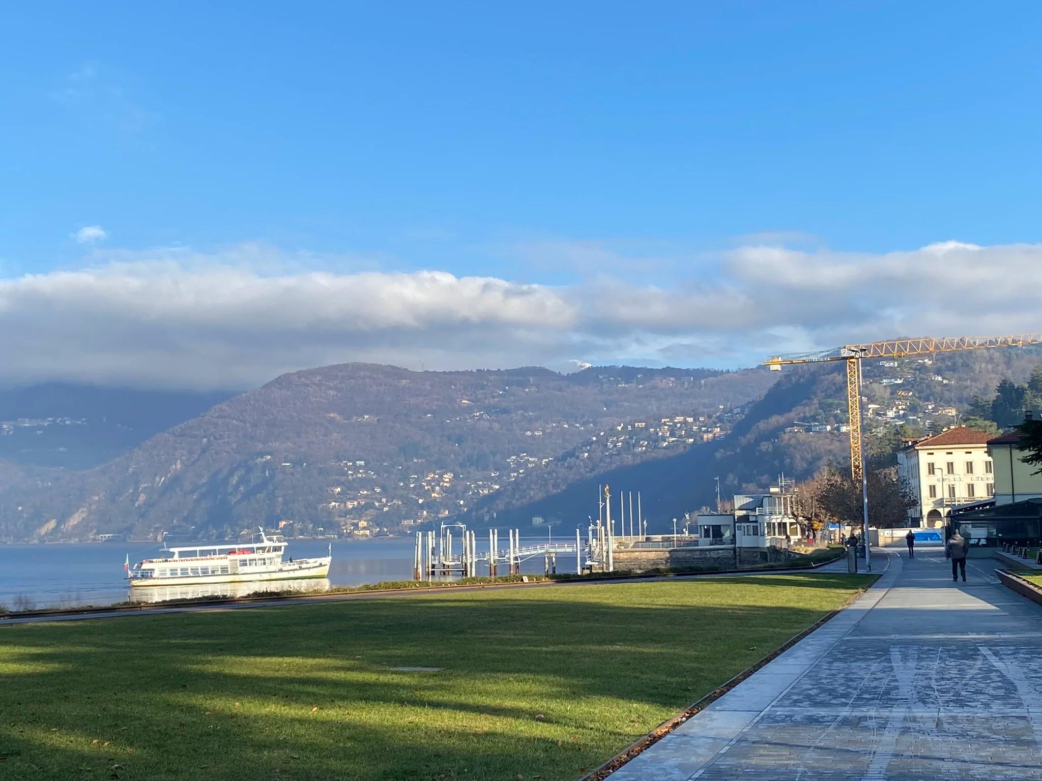 Il Lungolago Di Luino Una Passeggiata Sul Lago Maggiore