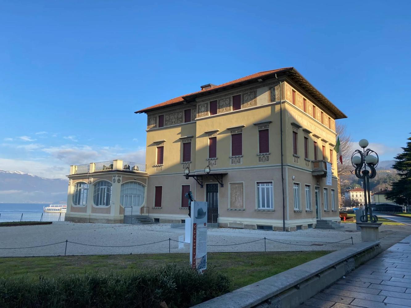 Außenansicht des Palazzo Verbania in Luino