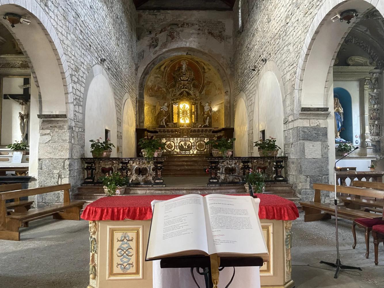 Der Altar der Pfarrei Brezzo di Bedero 