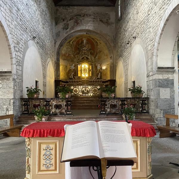 Der Altar der Pfarrei Brezzo di Bedero 