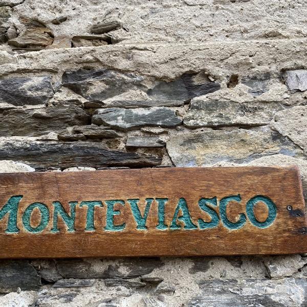 Plaque en bois à Monteviasco