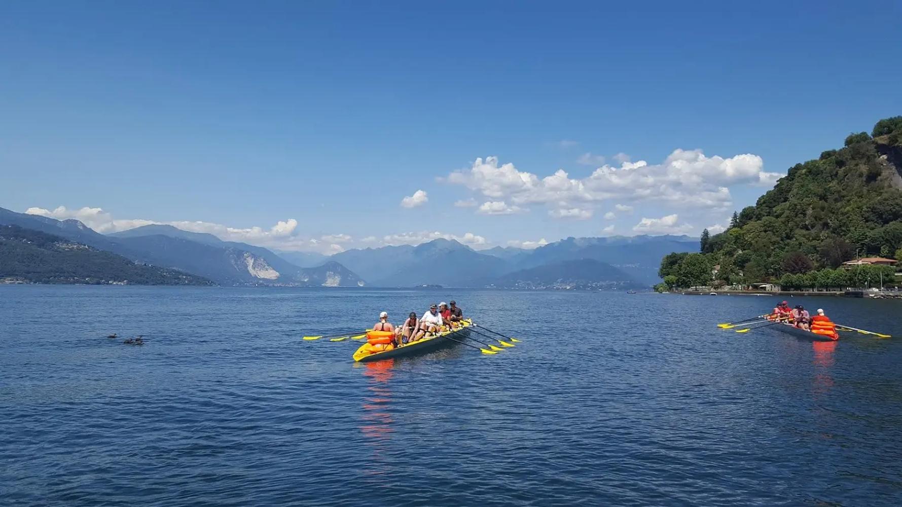 L'aviron sur le lac Majeur en action