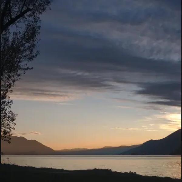 Lac Majeur depuis Maccagno au coucher du soleil