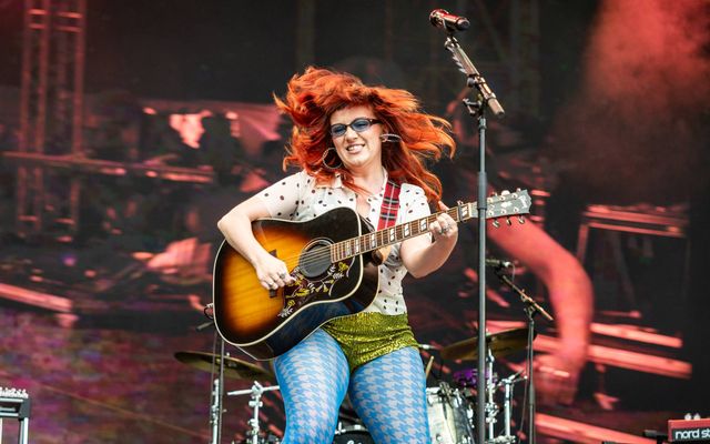 Watch CMAT perform 'Euro Country' and 'Stay for Something' on 'SNL UK'