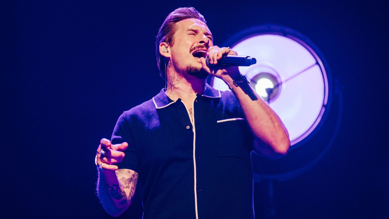 Blue singer Lee Ryan to be sentenced for racially aggravated assault on air steward after losing appeal — News news on dripviewz