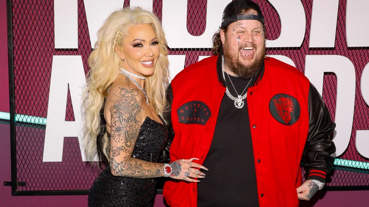 Bunnie Xo Memoir Returns to Bestsellers Charts on Heels of Jelly Roll Split — News news on dripviewz