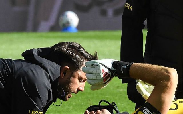 Xabi Alonso provides Emiliano Martínez injury update after Chelsea vs Everton — News story on dripviewz