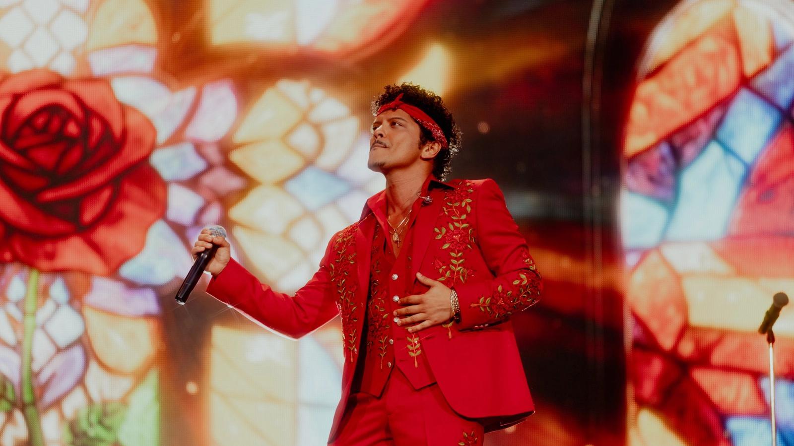 Bruno Mars is exactly the old school romantic we need right now — News news on dripviewz