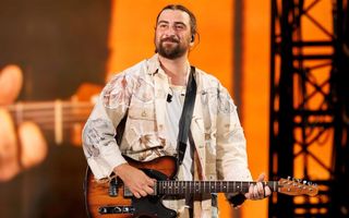 Noah Kahan Brings Out Chappell Roan for Surprise 'California' Performance at Rose Bowl Show — News story on dripviewz