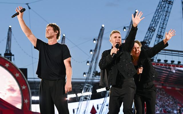 Take That follows Harry Styles' lead with stadium rule change for heatwave — News story on dripviewz