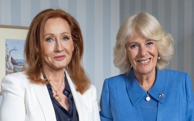 Trans supporters rally against JK Rowling's meeting with Queen Camilla: 'Protect the dolls' — News story on dripviewz
