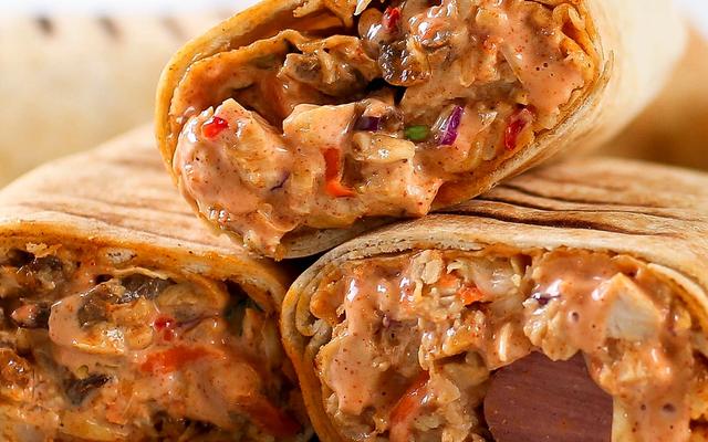 Kiki Foodies Reveals Her Secret to Extra-Juicy Nigerian Beef Shawarma — News story on dripviewz
