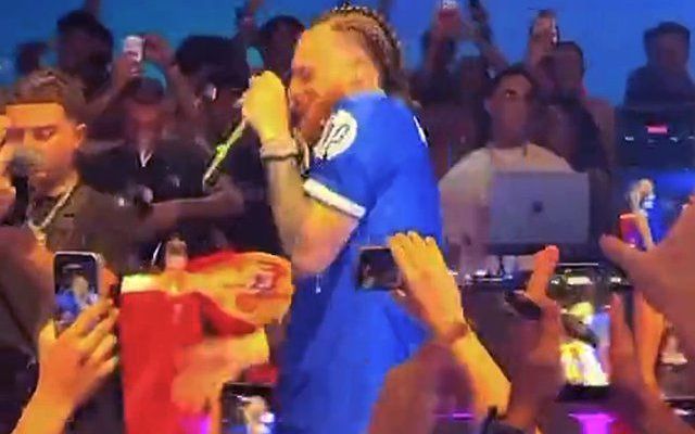 Rapper left covered in blood after audience member hurls glass cup at stage — Music story on dripviewz