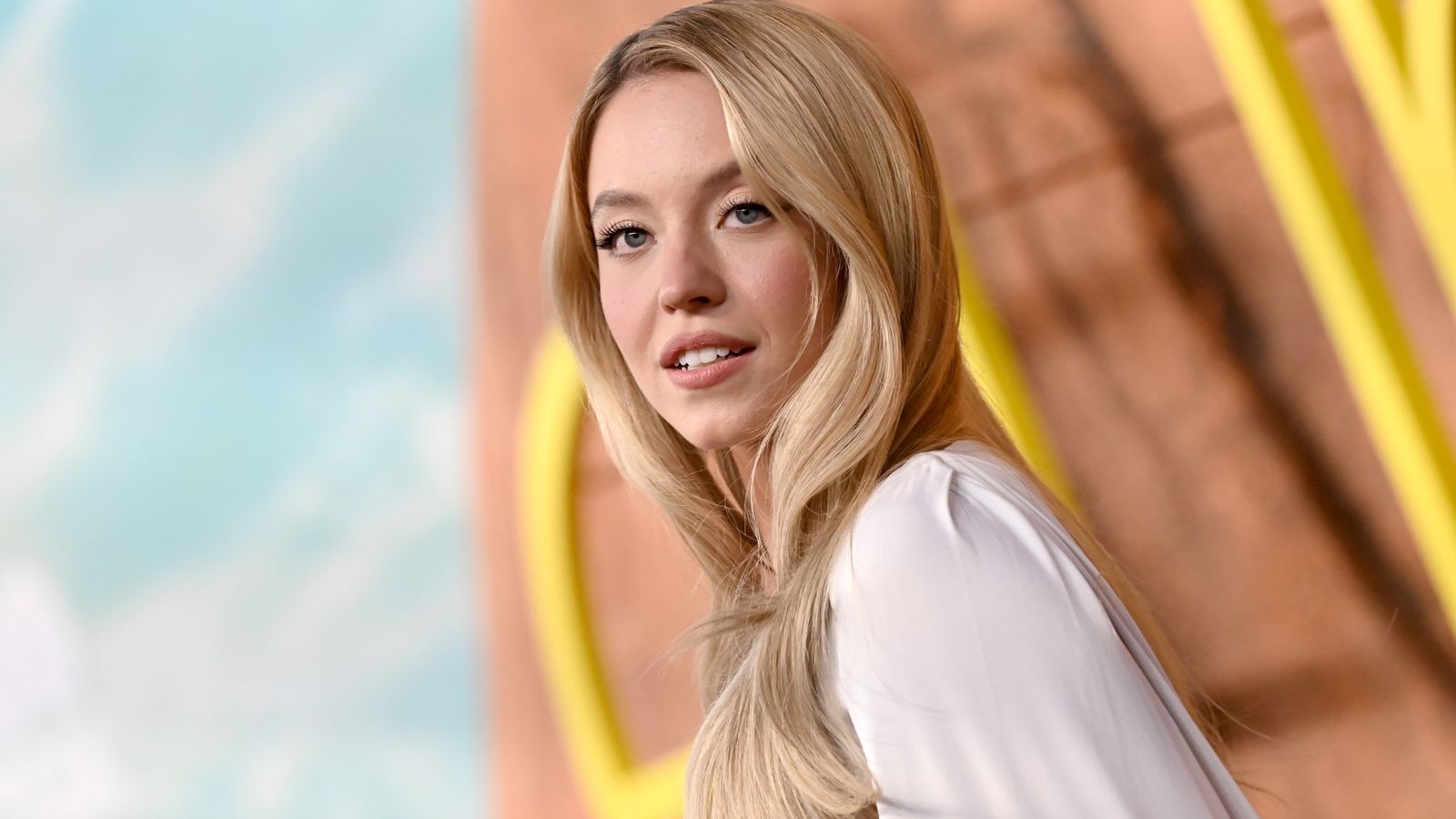 Sydney Sweeney's Novig sports betting ad criticised by Olympic athletes — News news on dripviewz