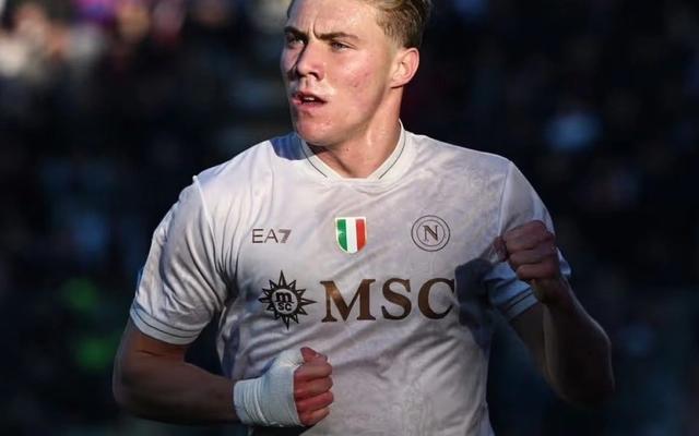Latest update on Rasmus Holjund's future at Manchester United — News story on dripviewz