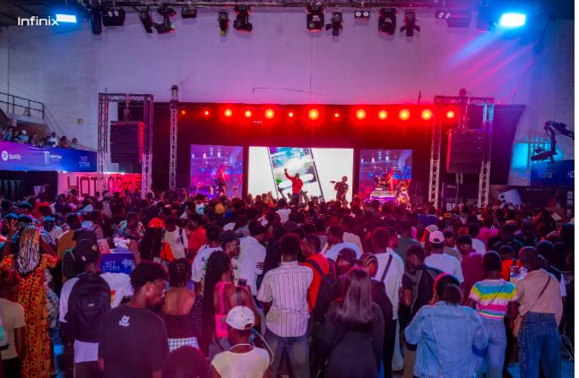 Infinix HOT 70 Pro "Be Seen. Be Hot." Campus Storm Lights Up UNILAG with Qing Madi and Thousands of Students