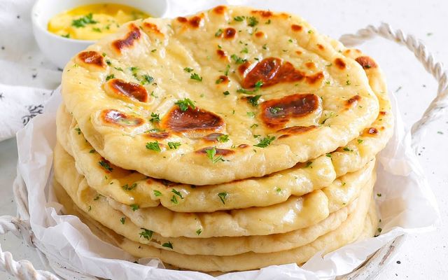 Kikifoodies' Homemade Naan Is Giving Soft, Fluffy, Garlic Butter Goodness
