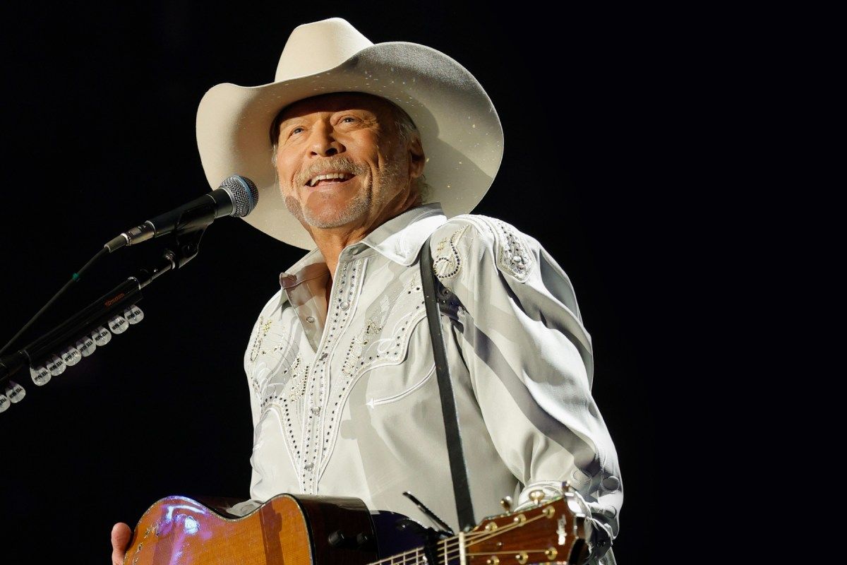 Alan Jackson's Final Concert Setlist: Every Song He Played at 'The Finale' Show in Nashville — Music story on dripviewz