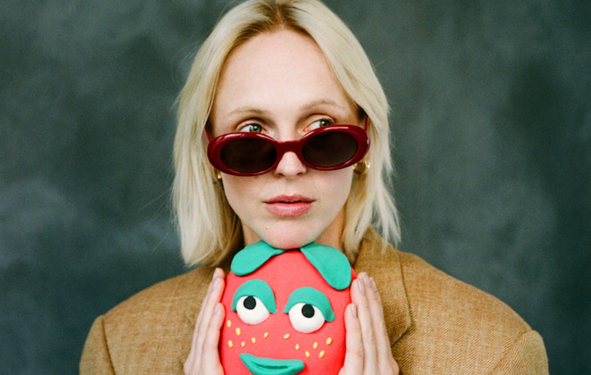Laura Marling surprise releases new children's album 'Laura Sings Raffi' — Music story on dripviewz