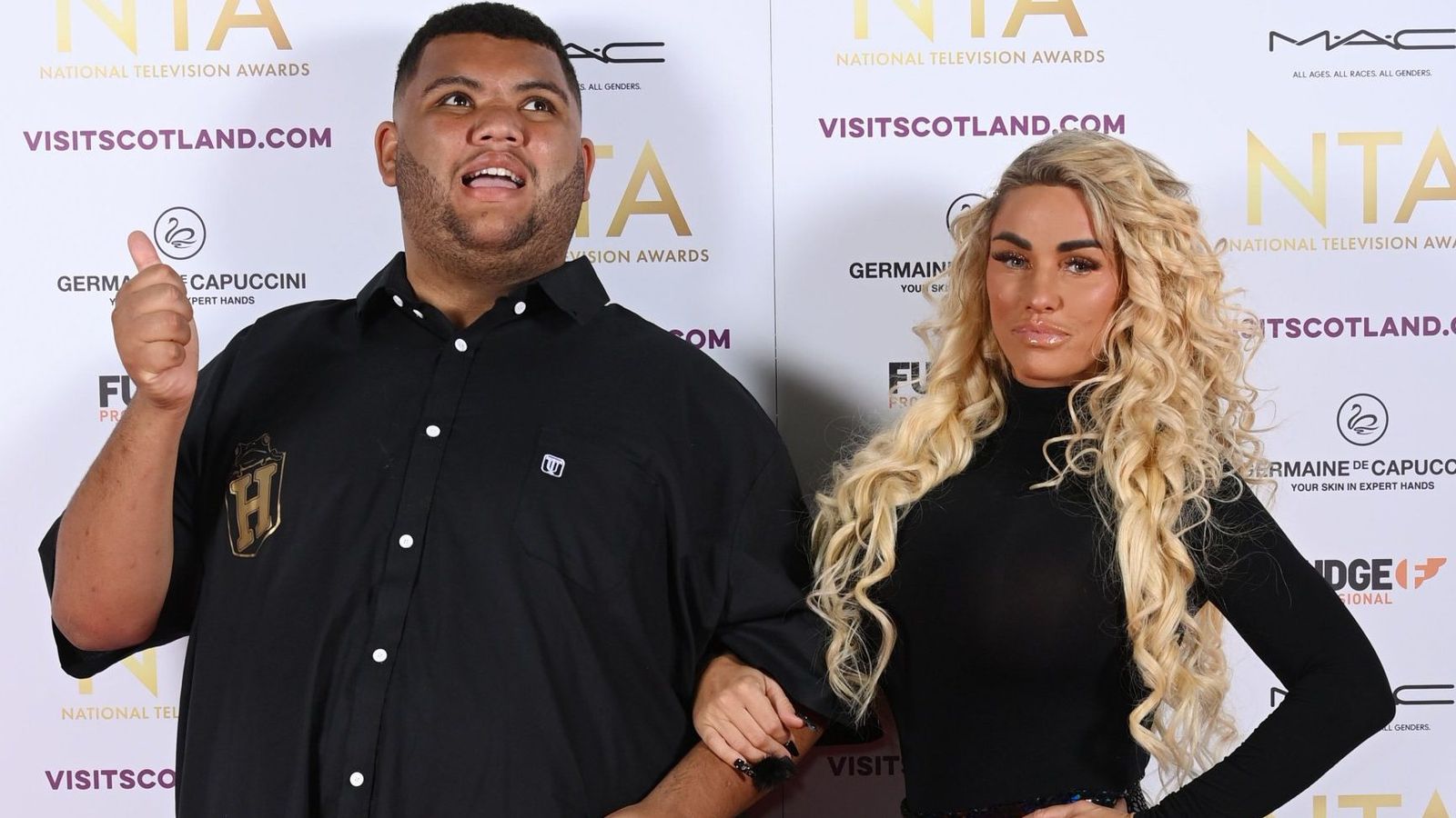 Katie Price lets rip at 's**t' dad Dwight Yorke in scathing Father's Day post — News news on dripviewz