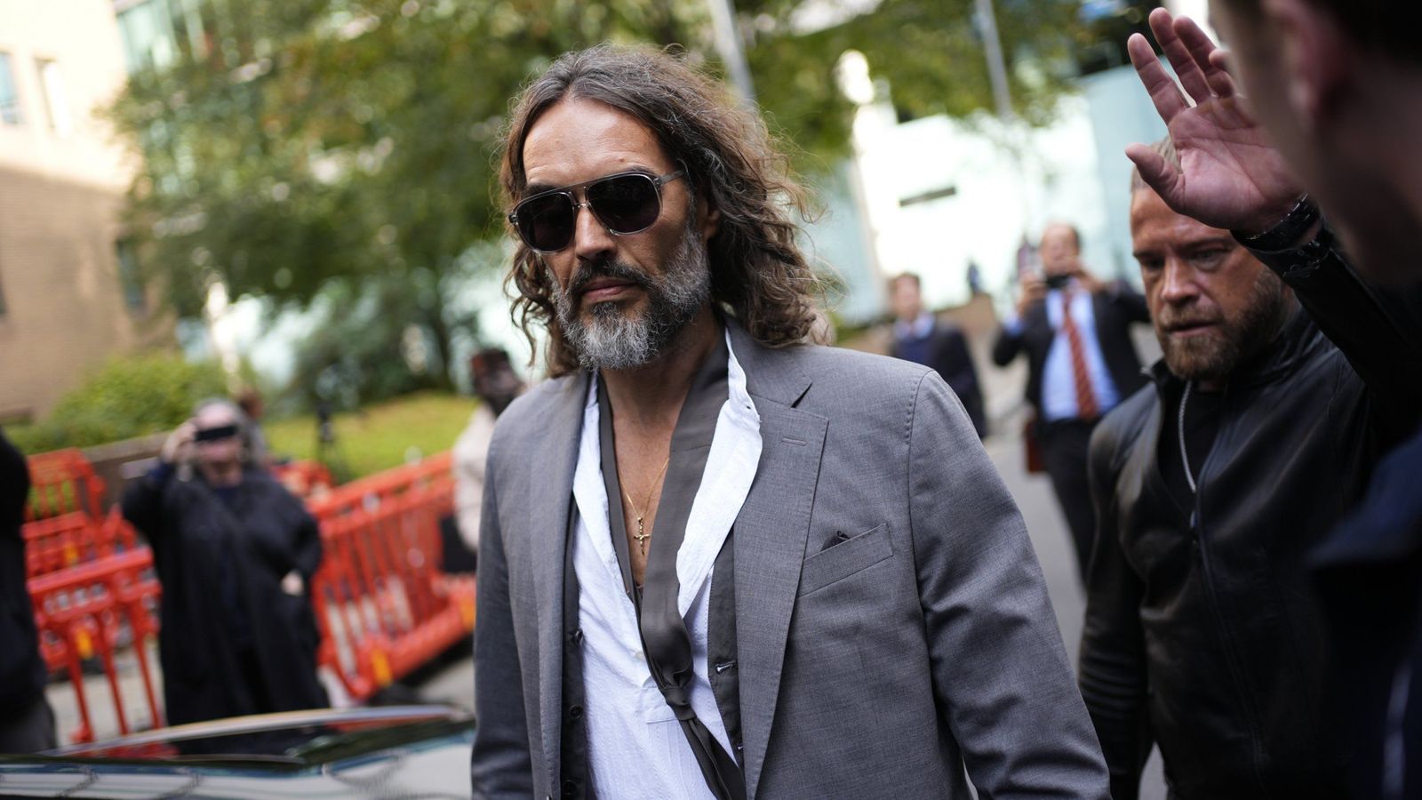 Russell Brand due in court today for rape and sex assault trial — Politics news on dripviewz