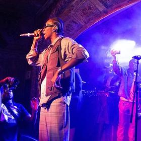 Blaqbonez (Wikipedia)