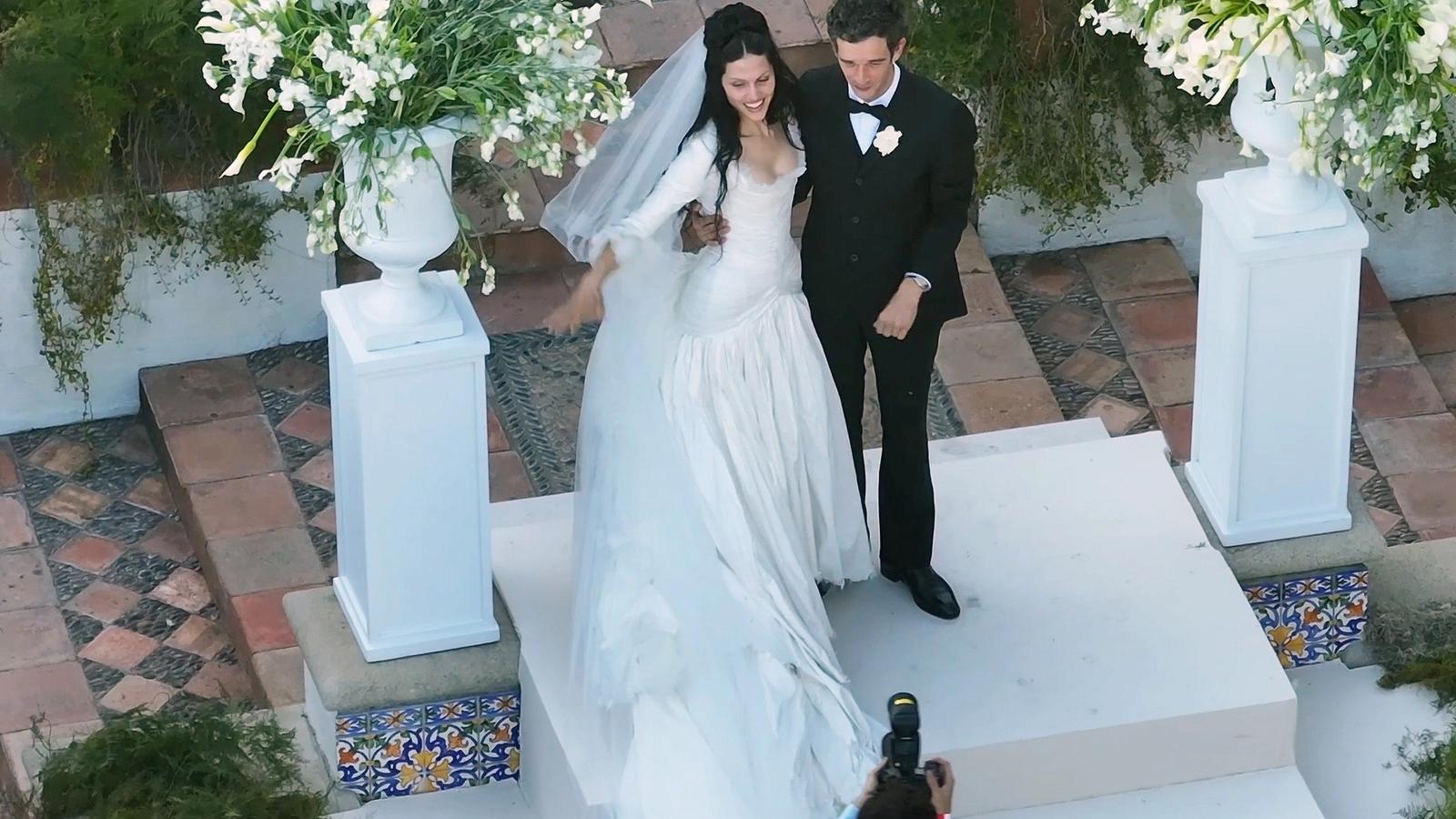 Matty Healy marries model girlfriend Gabbriette Bechtel weeks after ex Taylor Swift's wedding — News news on dripviewz
