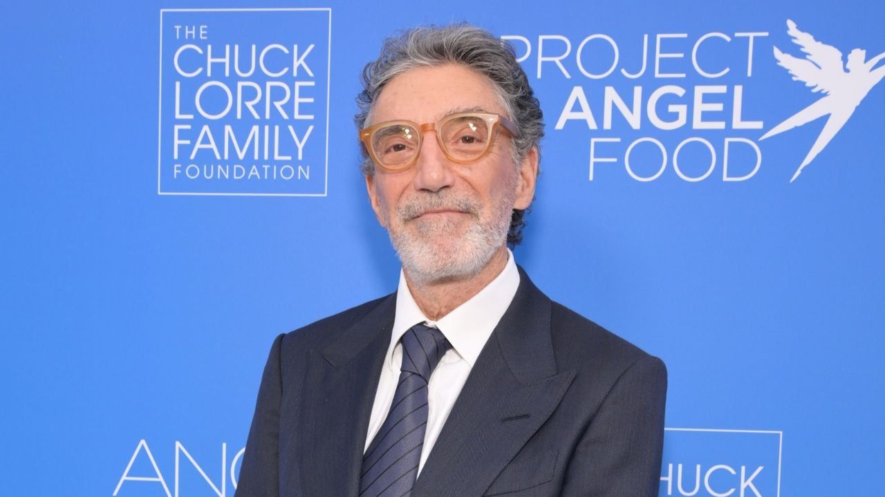White House Fires Back at Chuck Lorre After Anti-Trump Gala Speech: 'Seek Psychiatric Help' — Politics news on dripviewz